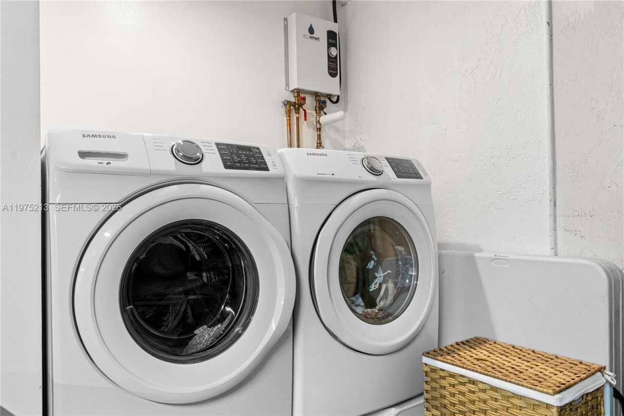 20775 NW 1st St , Pembroke Pines, FL 33029 Photo