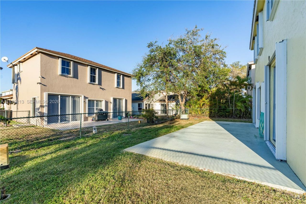 20775 NW 1st St , Pembroke Pines, FL 33029 Photo