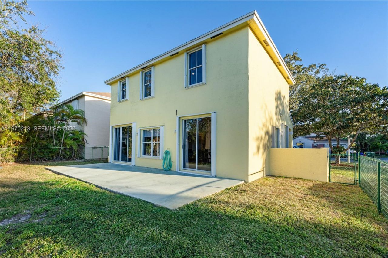 20775 NW 1st St , Pembroke Pines, FL 33029 Photo