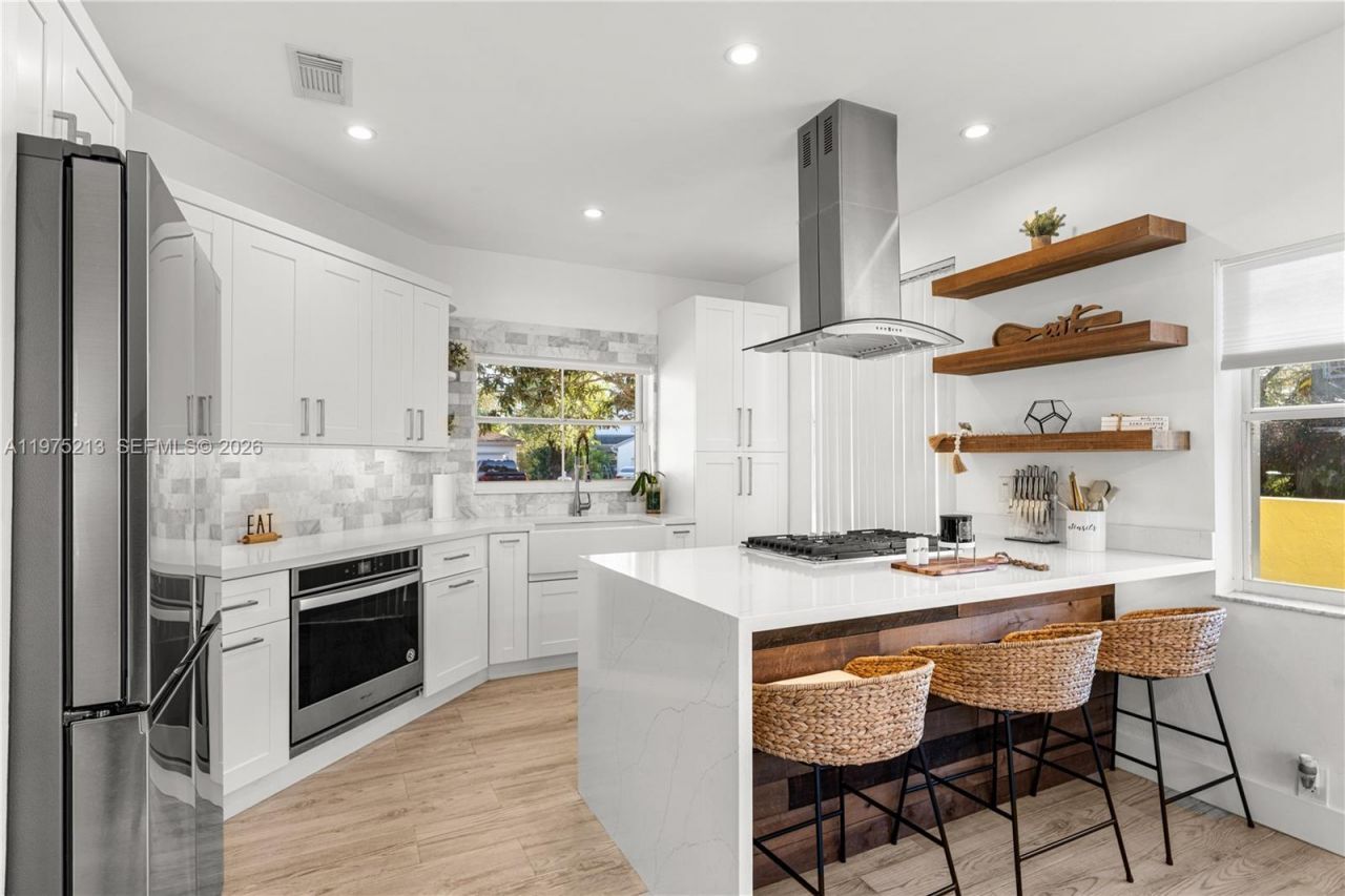 20775 NW 1st St , Pembroke Pines, FL 33029 Photo