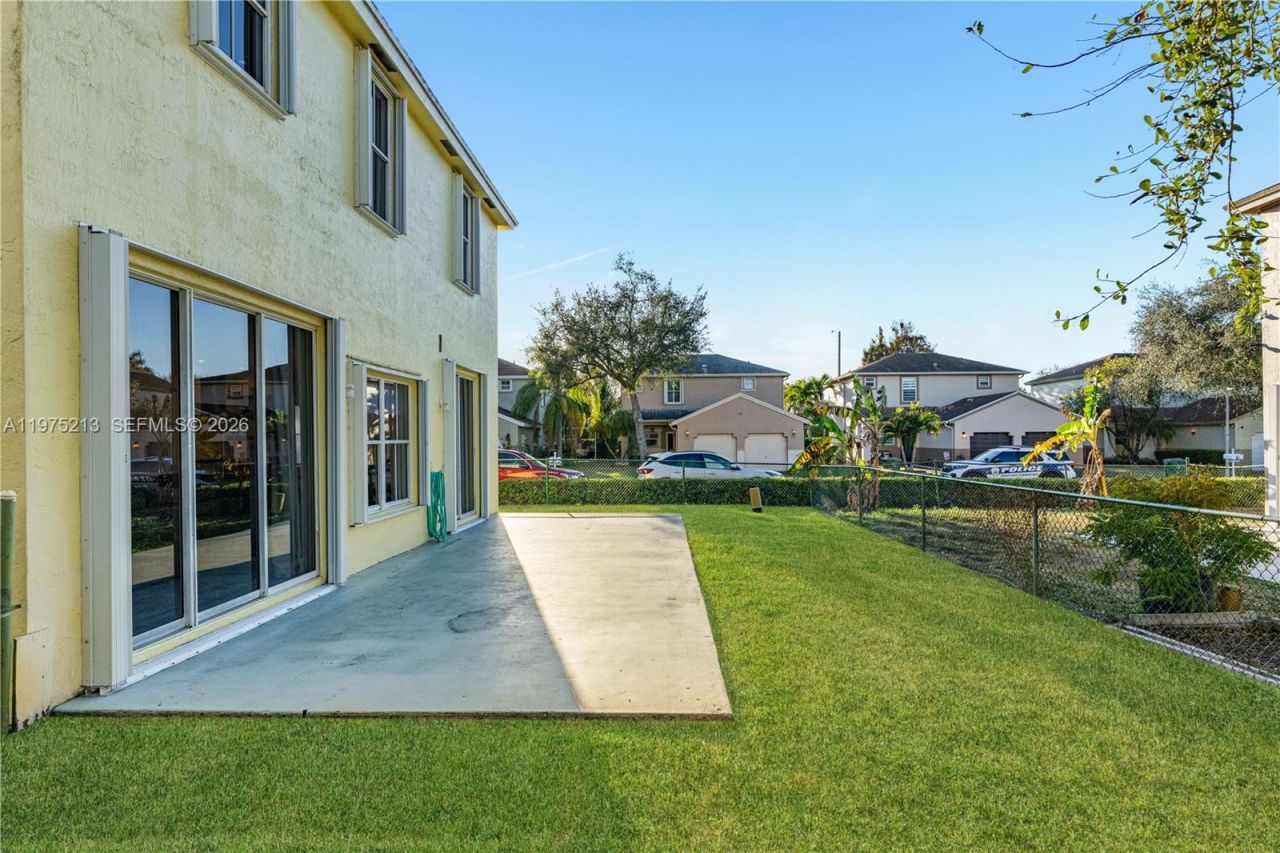 20775 NW 1st St , Pembroke Pines, FL 33029 Photo