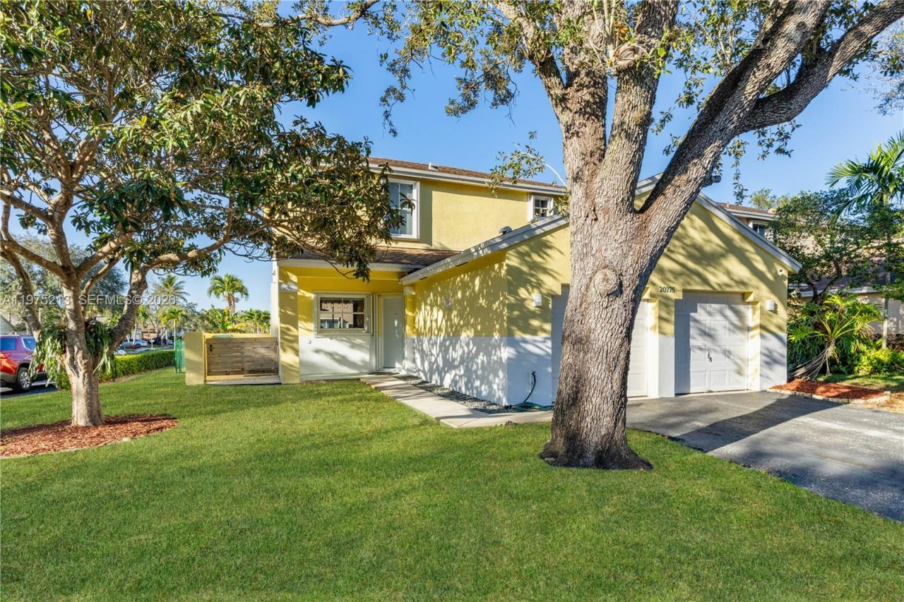 20775 NW 1st St , Pembroke Pines, FL 33029 Photo