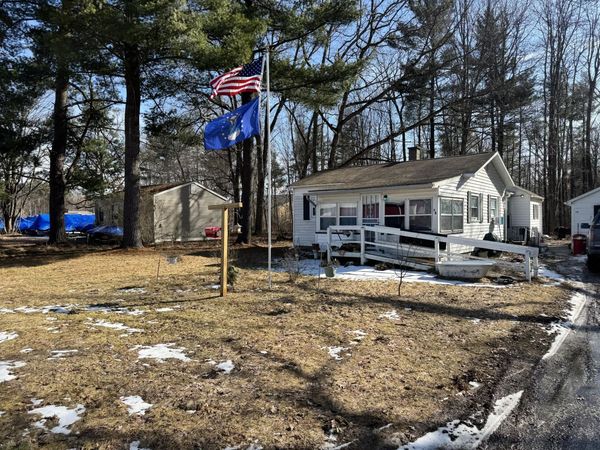 78 W John Street, Newaygo, MI 49337