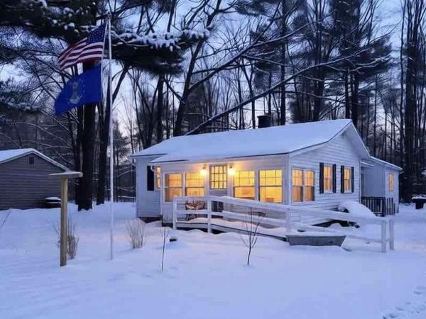 78 W John Street, Newaygo, MI 49337