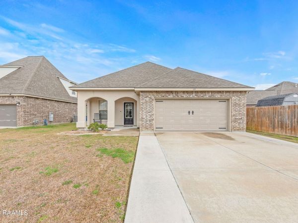 321 Valcour Place , Youngsville, LA 70592