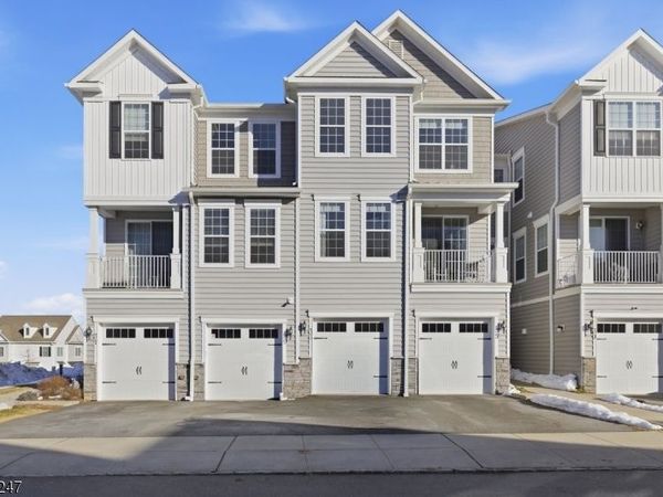 35 Aspen Dr, Cedar Grove, NJ 07009