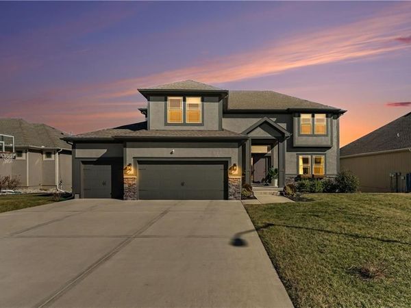 9111 N Cleveland Avenue, Kansas City, MO 64156