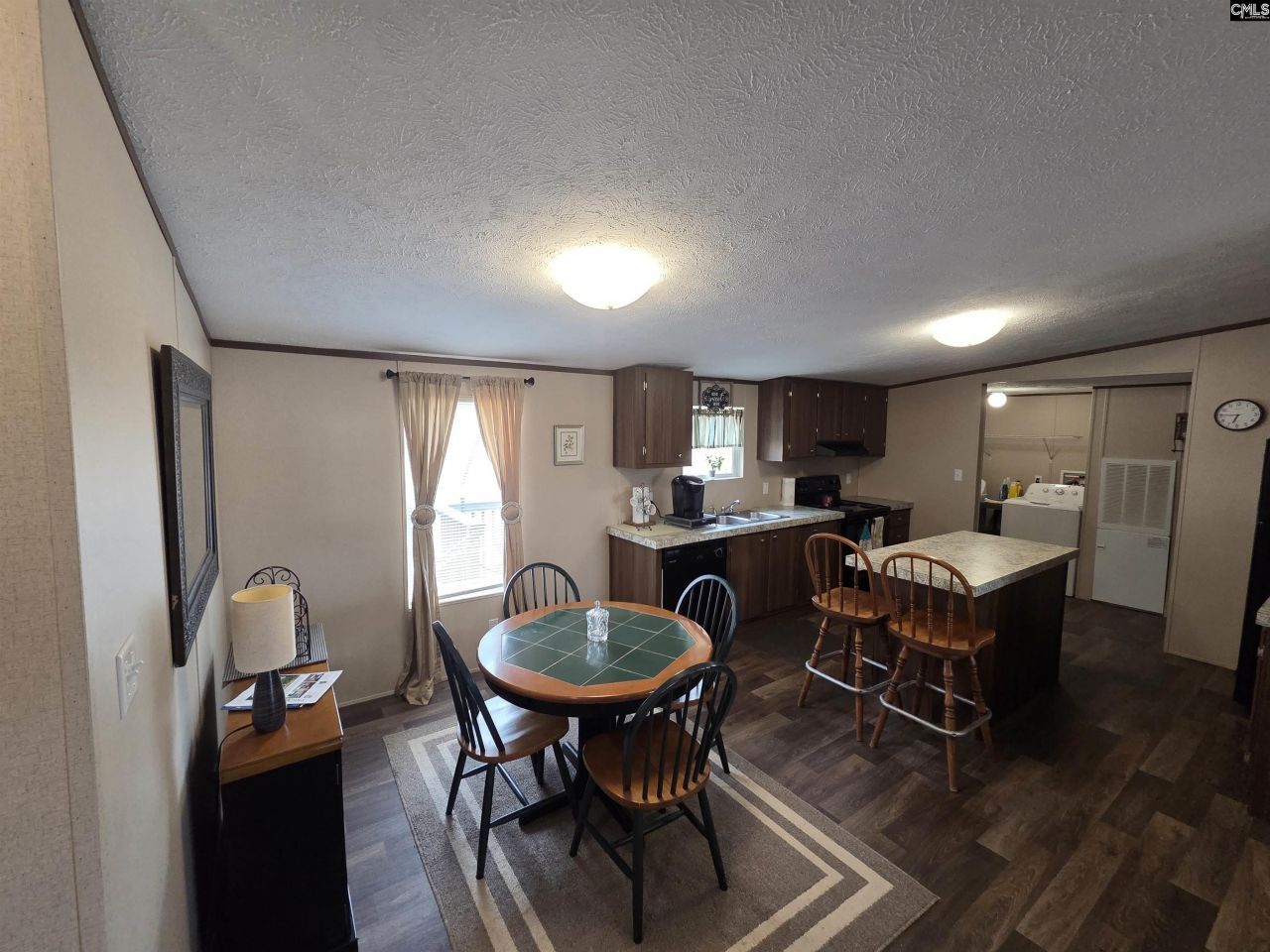 1193 Blacksgate East  Photo 10