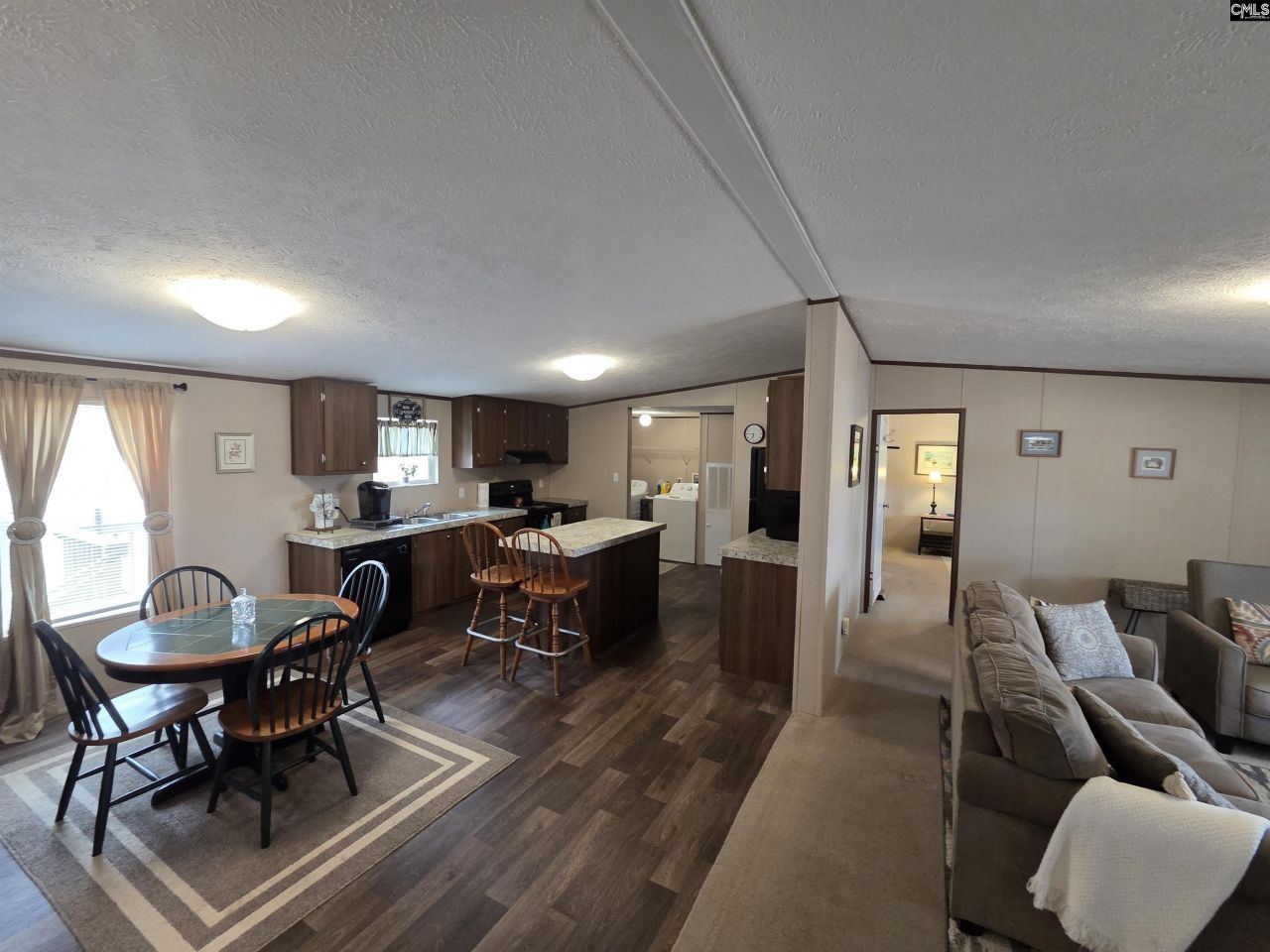 1193 Blacksgate East  Photo 12