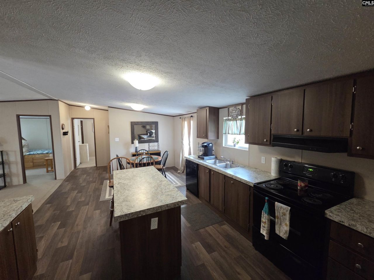 1193 Blacksgate East  Photo 13