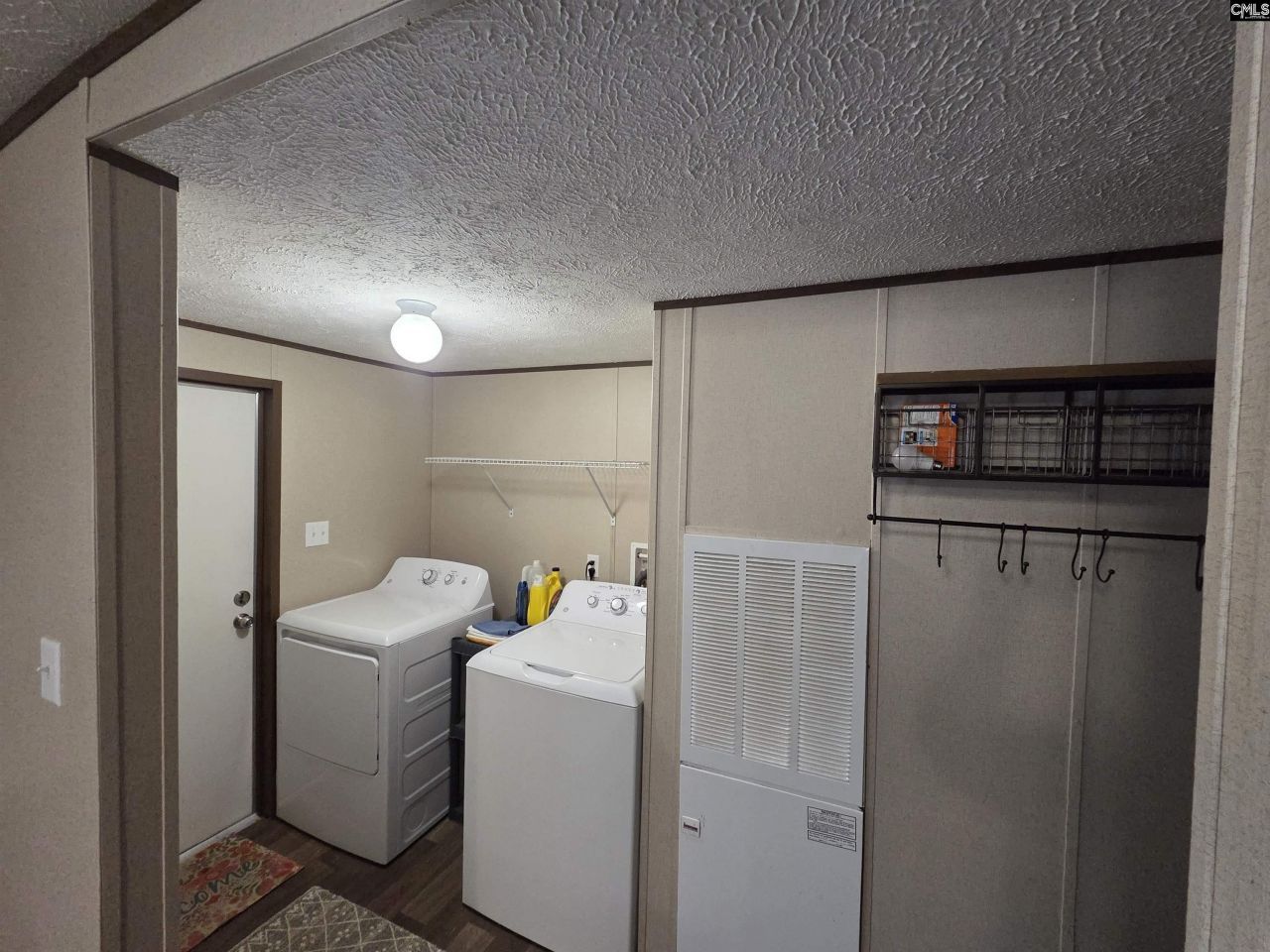 1193 Blacksgate East  Photo 14