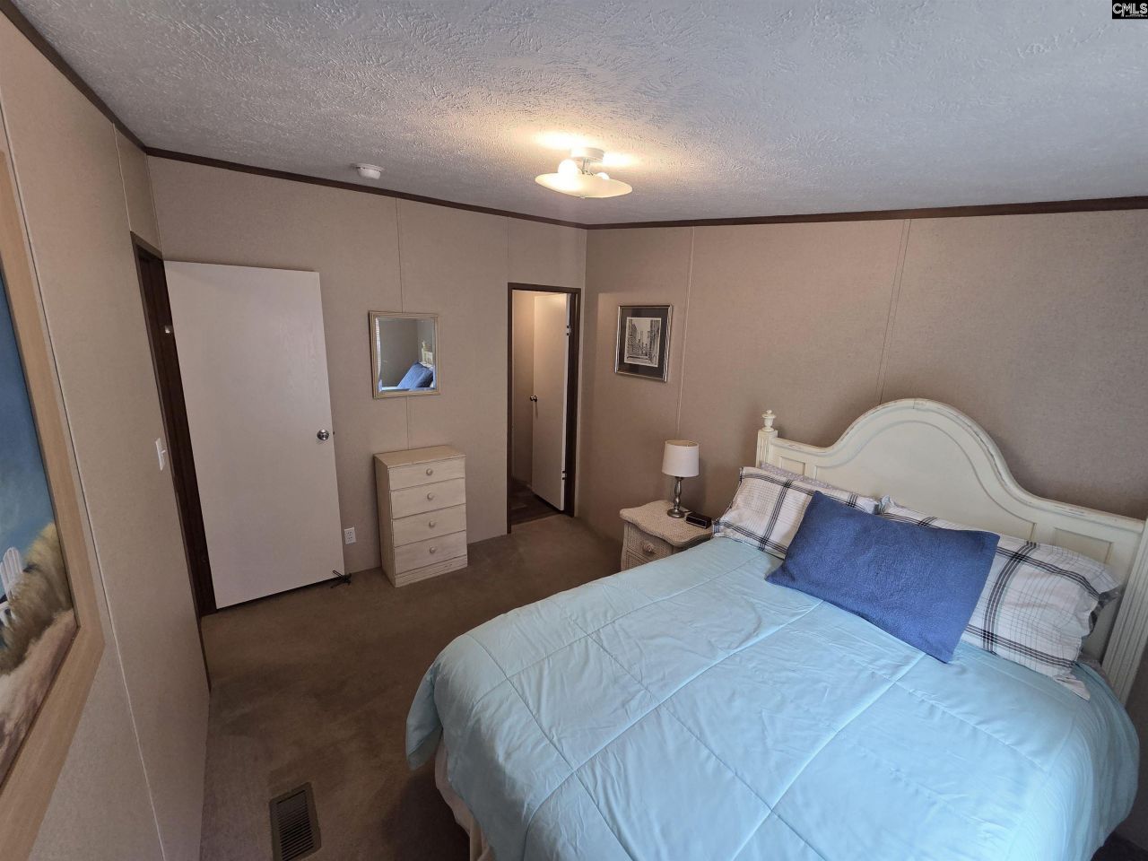 1193 Blacksgate East  Photo 18