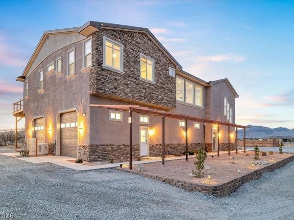 2590 Luke Street , Pahrump, NV 89060