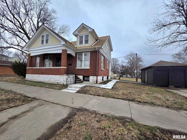 631 S 11TH Street, Quincy, IL 62301