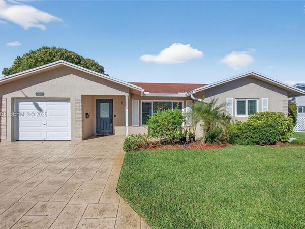 7613 NW 67th Ave , Tamarac, FL 33321