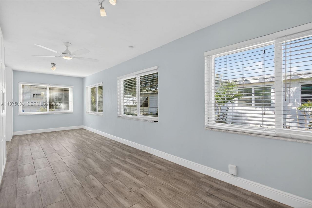 7613 NW 67th Ave, Tamarac, FL 33321 Photo