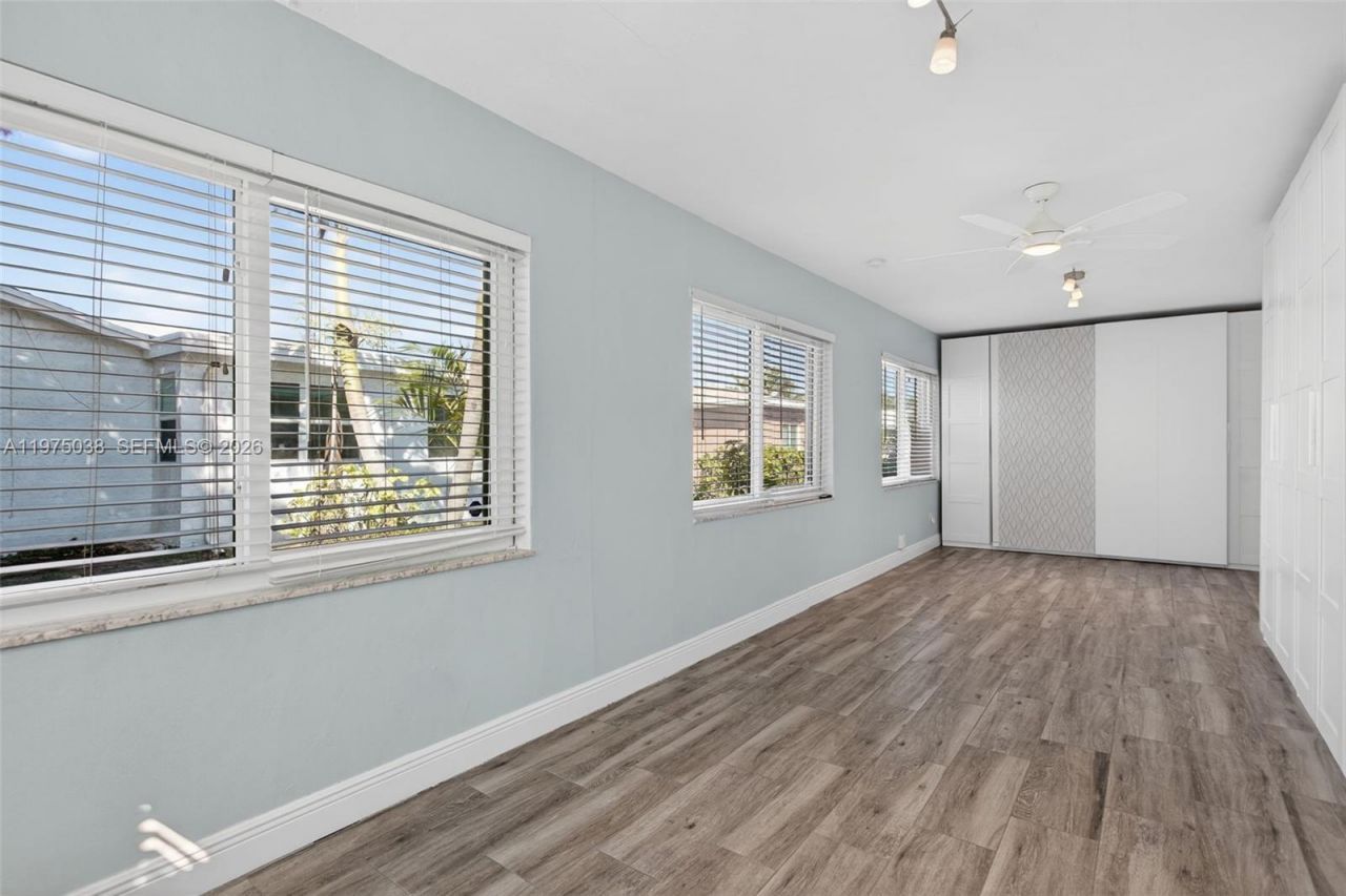 7613 NW 67th Ave, Tamarac, FL 33321 Photo