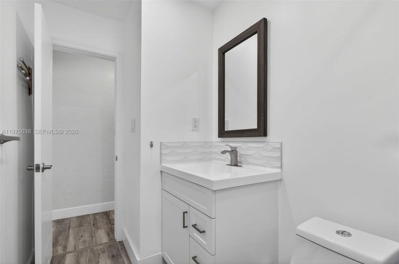 7613 NW 67th Ave, Tamarac, FL 33321 Photo