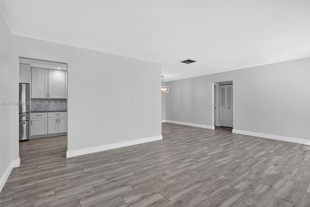 7613 NW 67th Ave, Tamarac, FL 33321 Photo