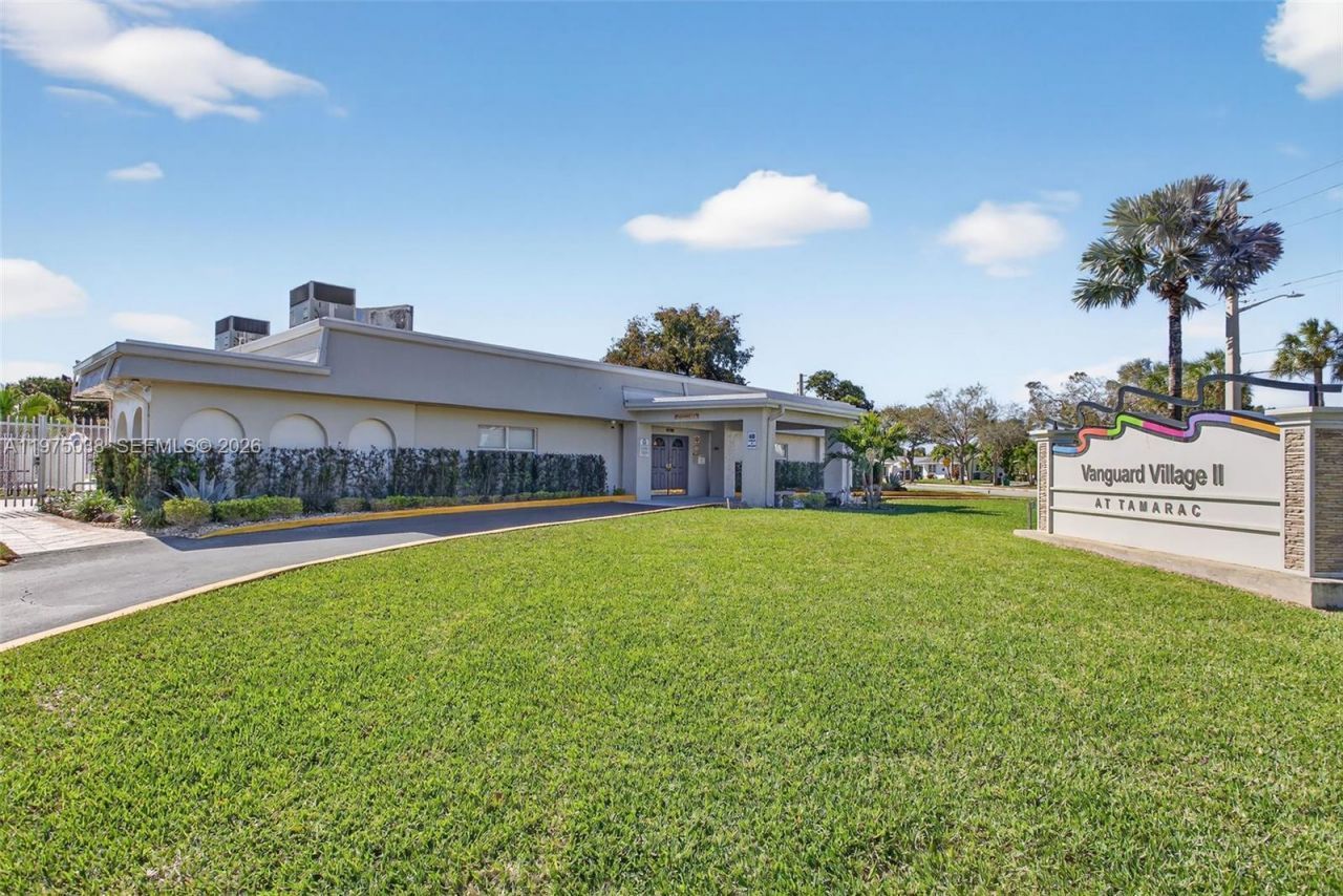 7613 NW 67th Ave, Tamarac, FL 33321 Photo