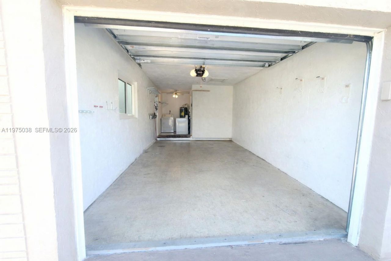 7613 NW 67th Ave, Tamarac, FL 33321 Photo