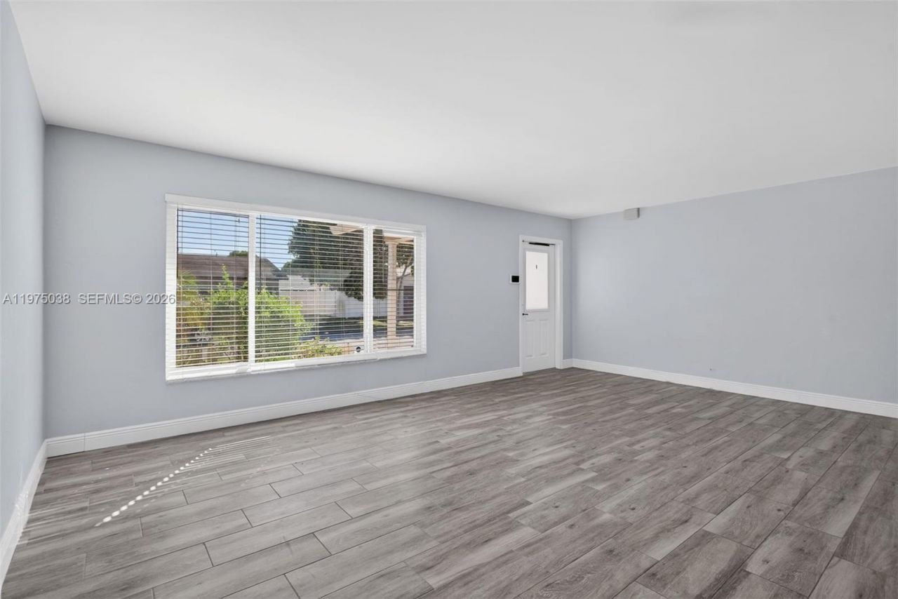 7613 NW 67th Ave, Tamarac, FL 33321 Photo