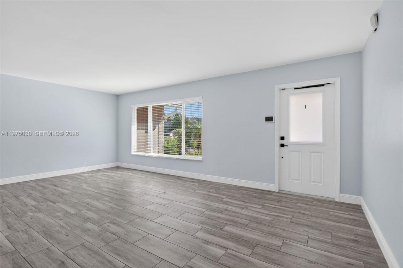 7613 NW 67th Ave, Tamarac, FL 33321 Photo