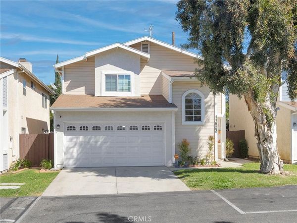 11522 Honeyglen Road, Unit 26, Pacoima, CA 91331