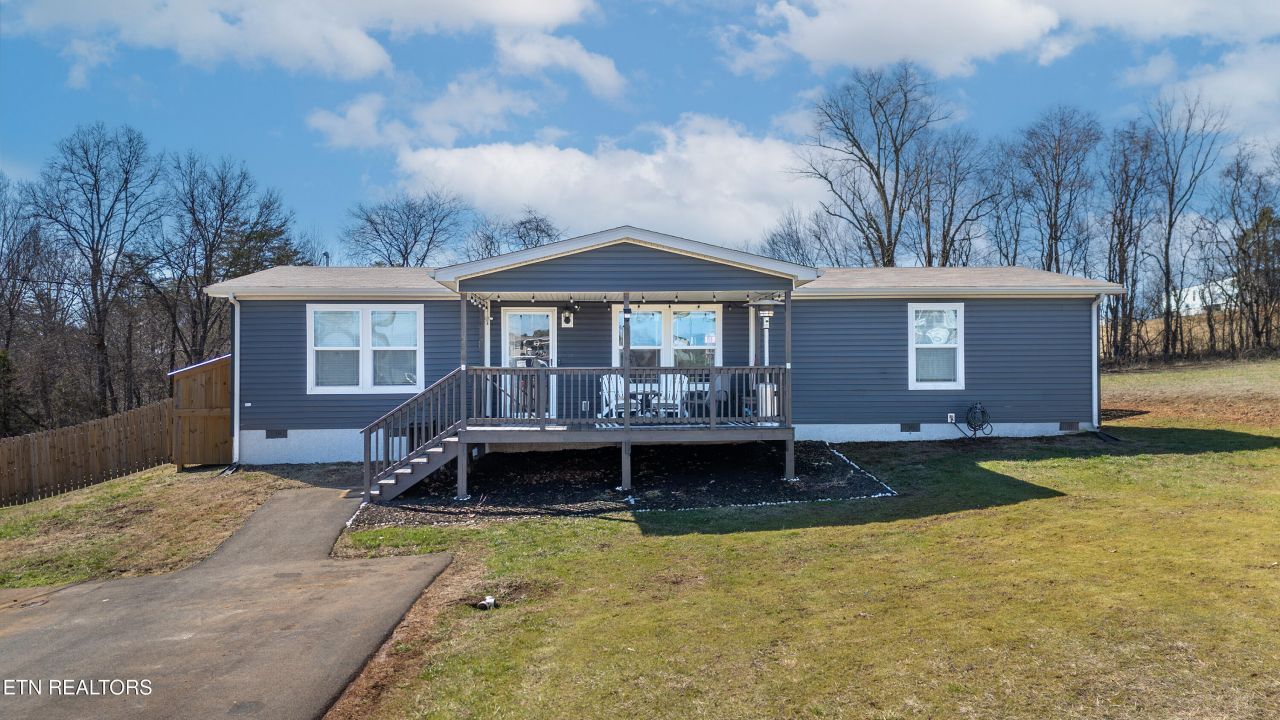 4434 Anna Maria Strawberry Plains, TN 37871