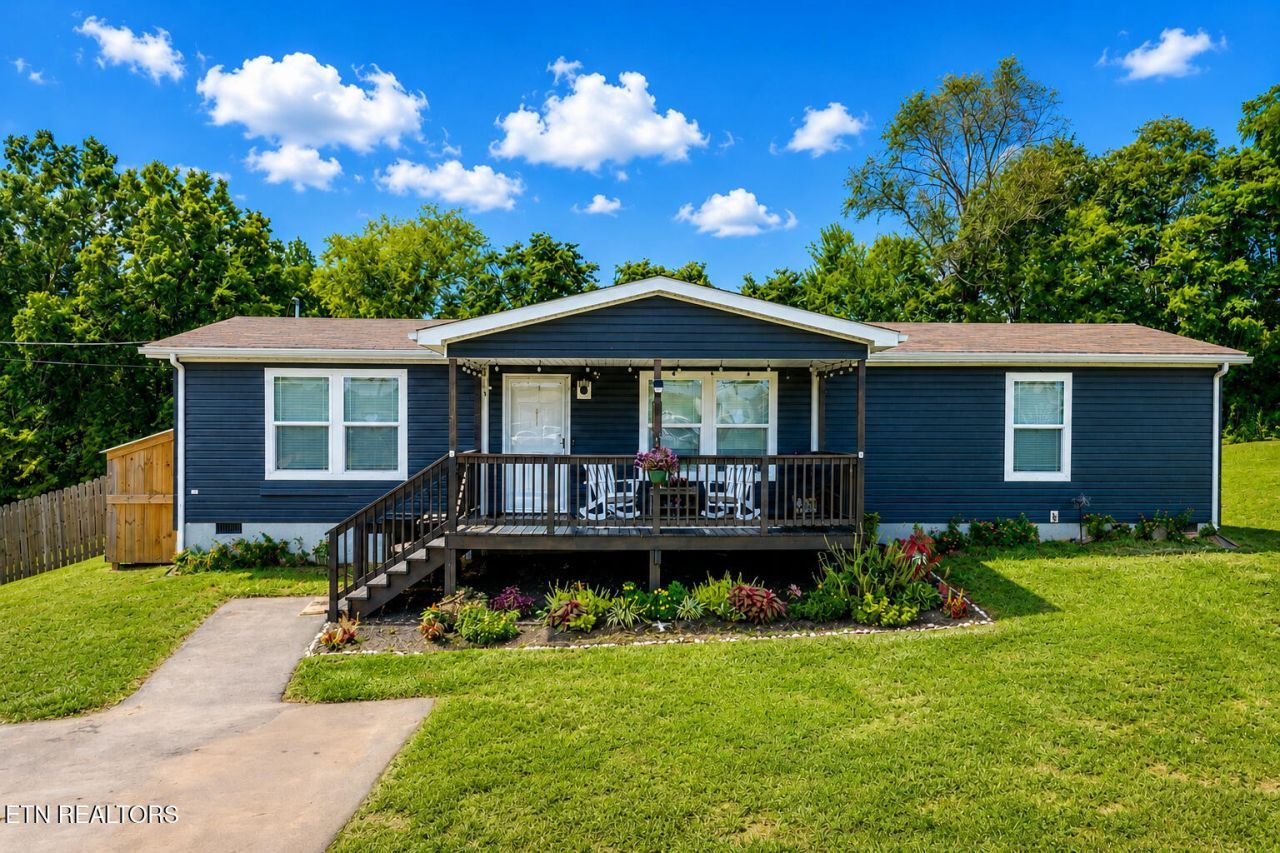 4434 Anna Maria Strawberry Plains, TN 37871