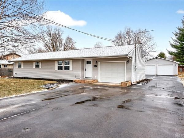 212 Robert Lane, Xenia, OH 45385