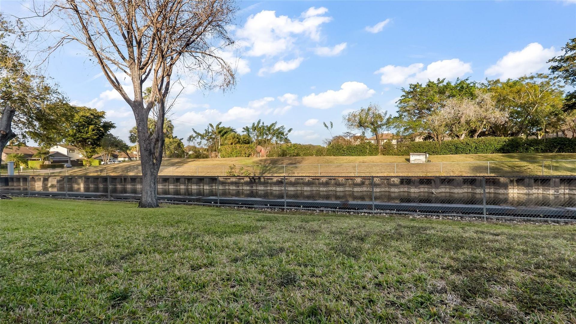 4979 NW 82nd Avenue, Unit 705, Fort Lauderdale, FL 33351 Photo