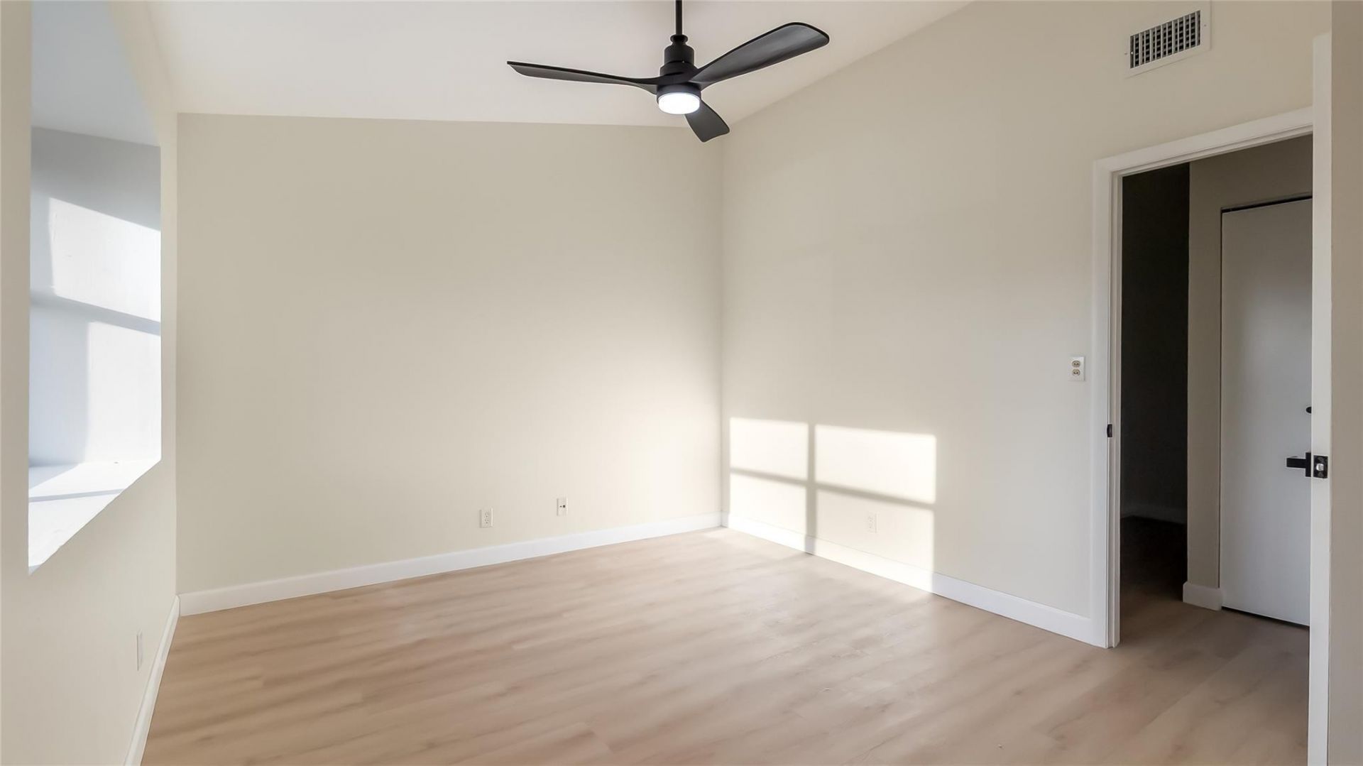 4979 NW 82nd Avenue, Unit 705, Fort Lauderdale, FL 33351 Photo