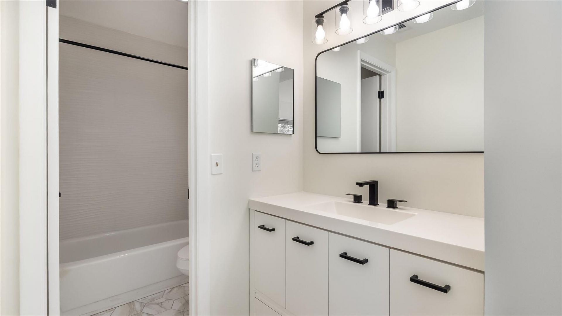 4979 NW 82nd Avenue, Unit 705, Fort Lauderdale, FL 33351 Photo