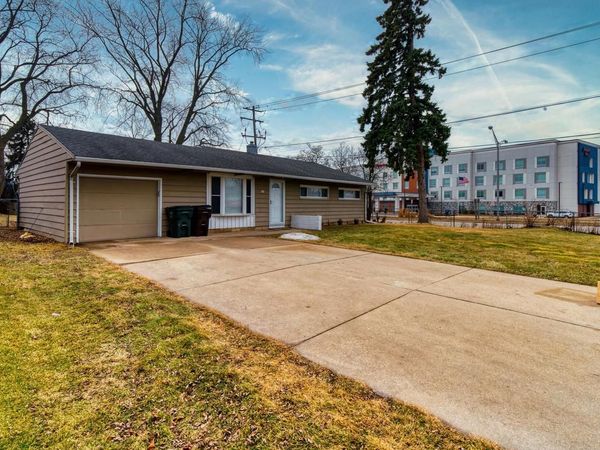 405 W Sugar LANE, Glendale, WI 53217