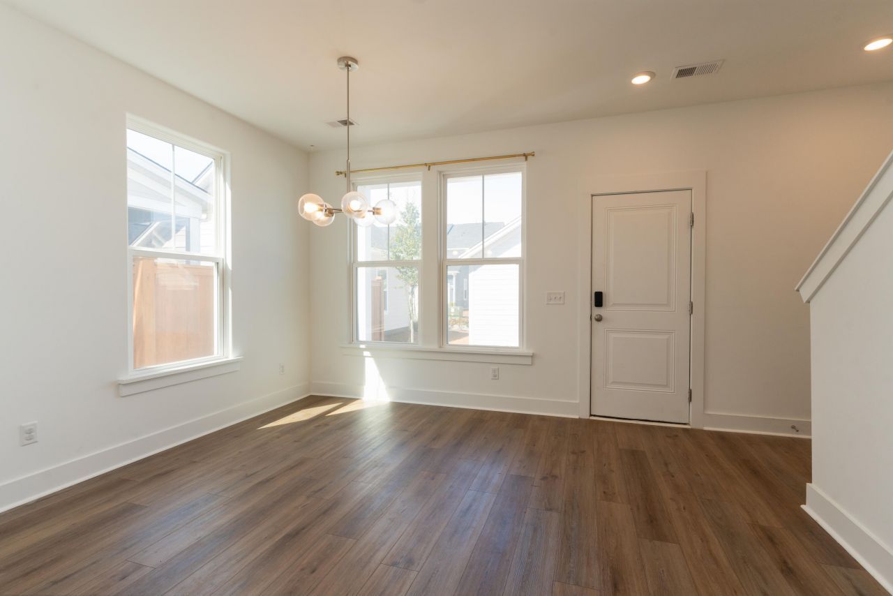 312 Eclipse Street Photo 12