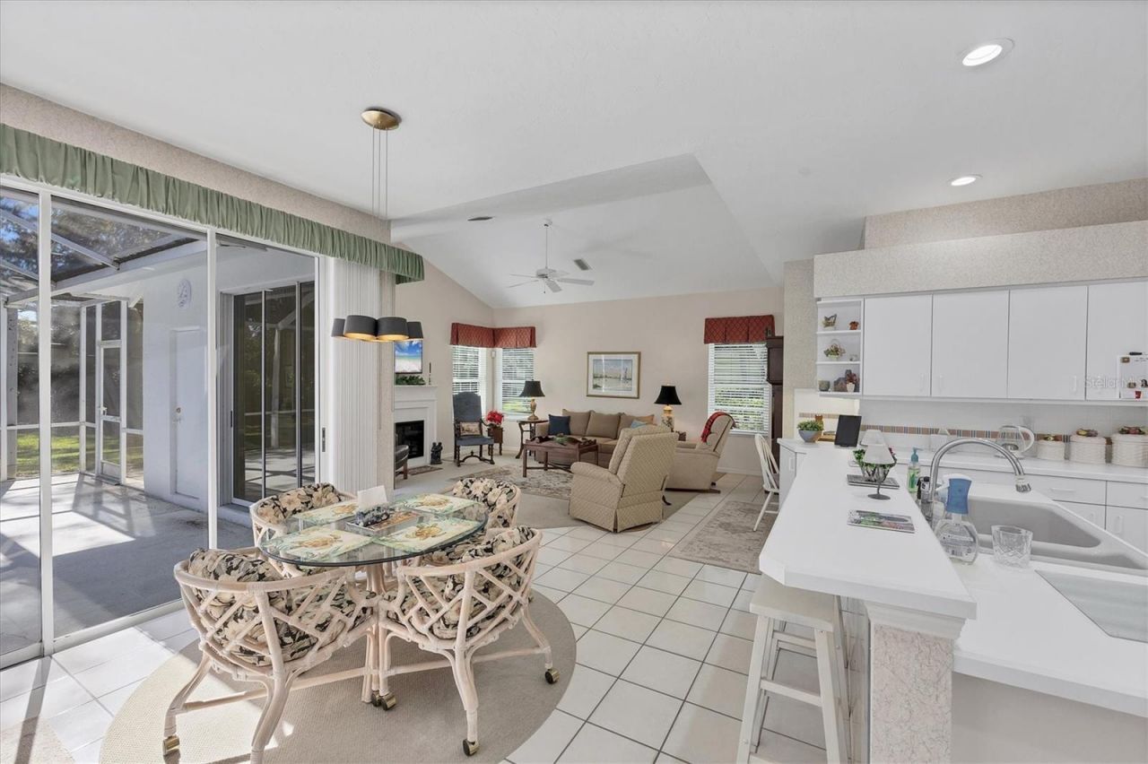 8684 Woodbriar Drive, Sarasota, FL 34238 Photo