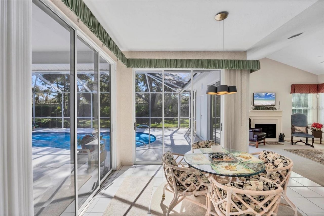 8684 Woodbriar Drive, Sarasota, FL 34238 Photo