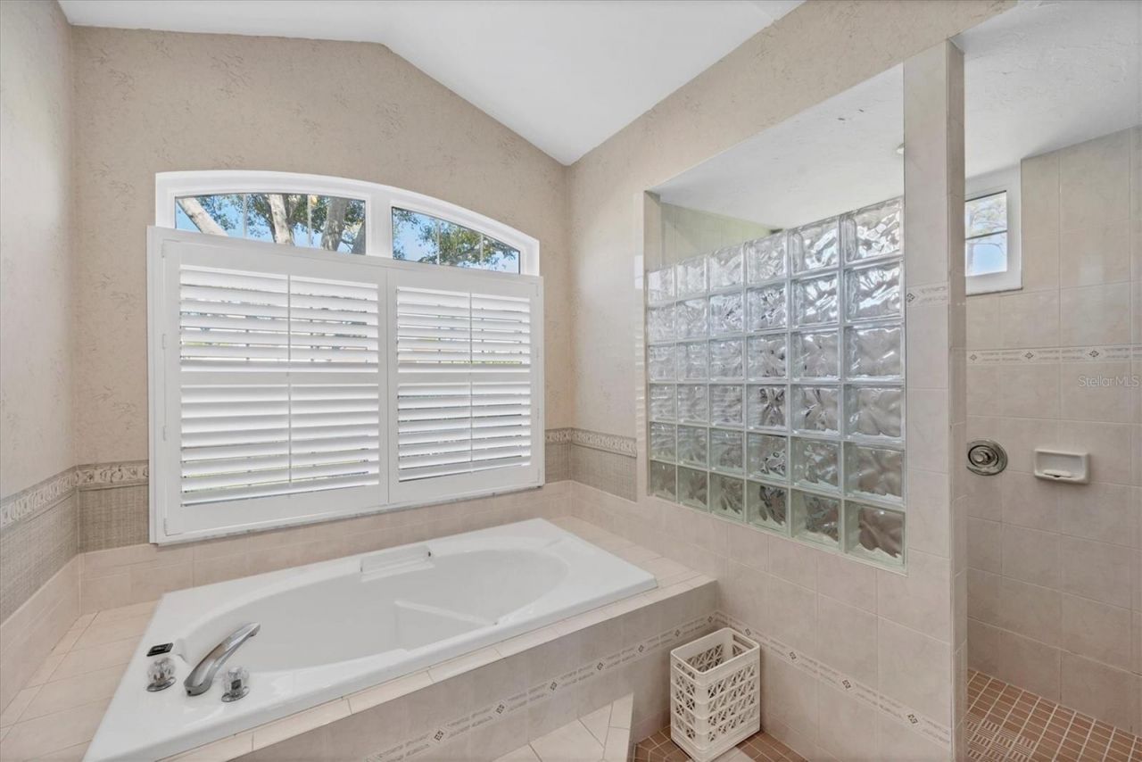 8684 Woodbriar Drive, Sarasota, FL 34238 Photo
