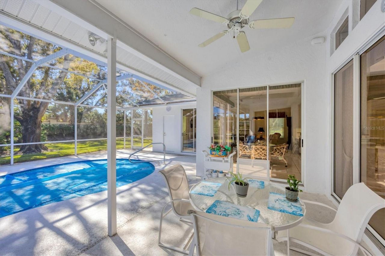 8684 Woodbriar Drive, Sarasota, FL 34238 Photo