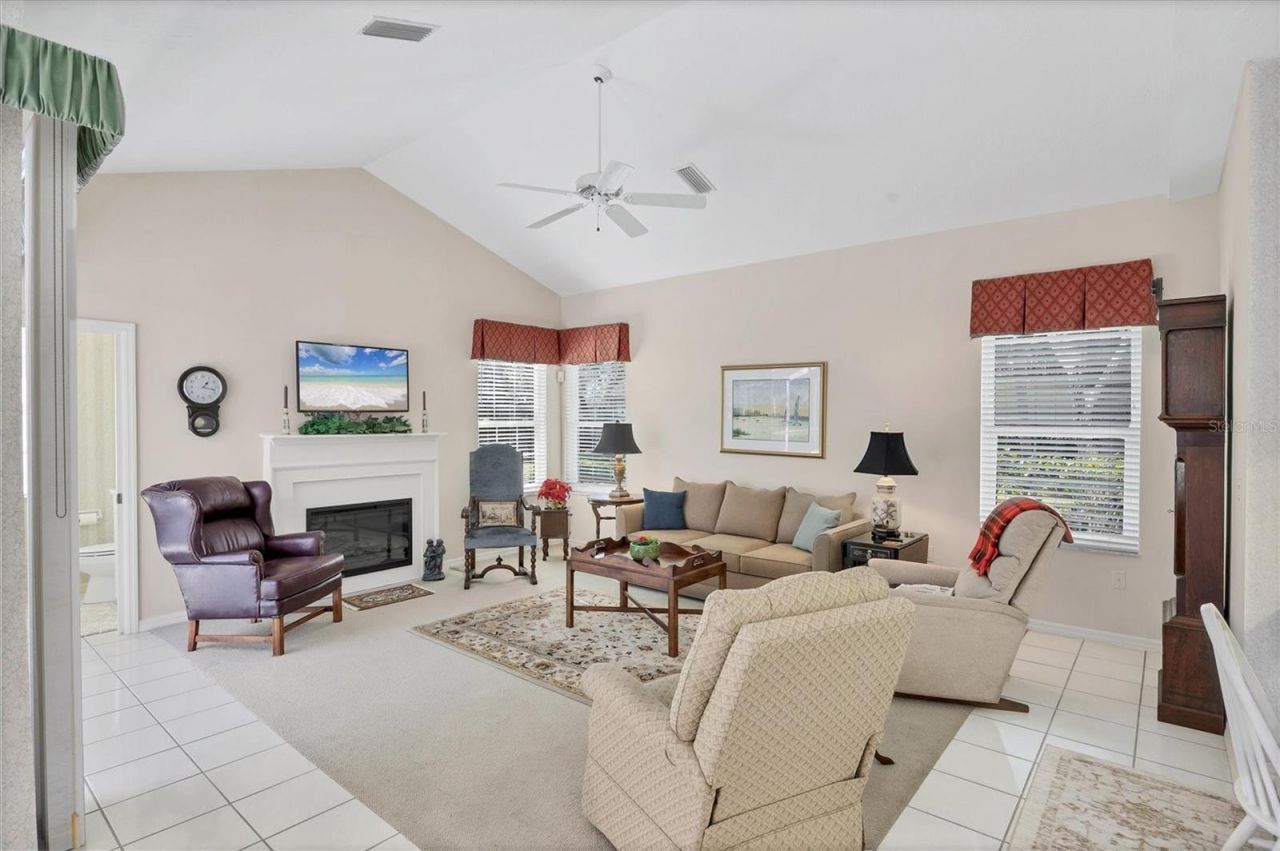 8684 Woodbriar Drive, Sarasota, FL 34238 Photo