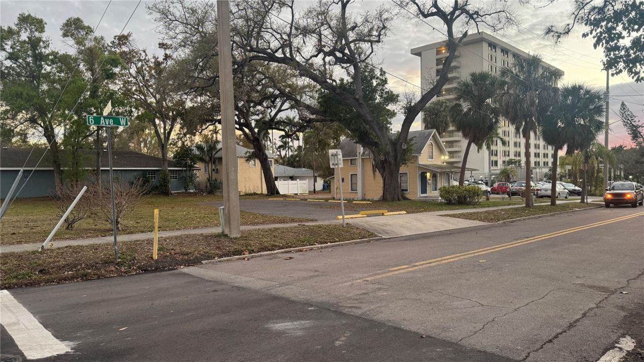 1505 6th Avenue W, Bradenton, FL 34205 Photo