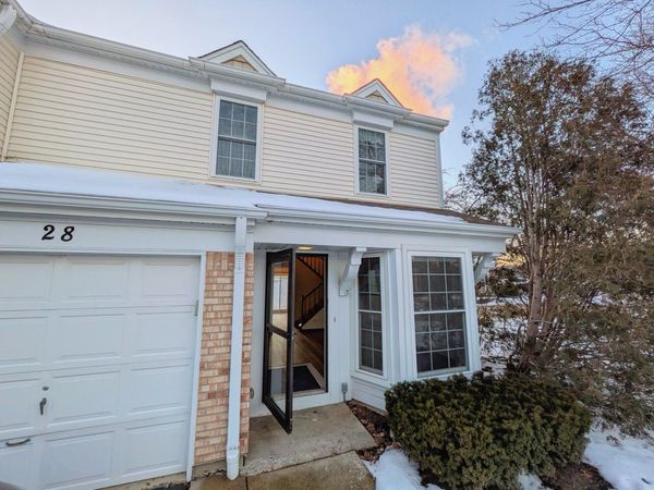 28 N Oltendorf Road , Unit 28, Streamwood, IL 60107