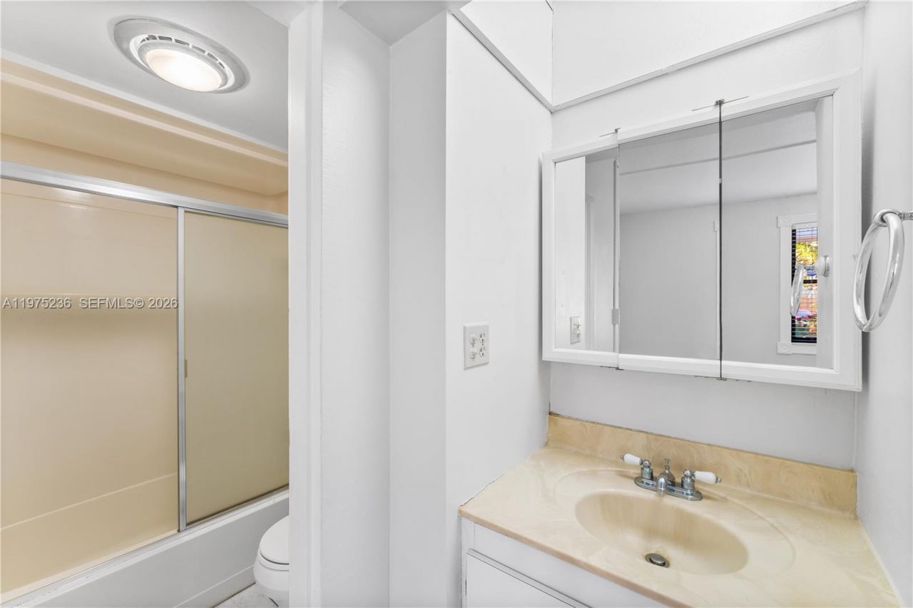 6436 E Miami Lakes Dr E , Unit 6436, Miami Lakes, FL 33014 Photo