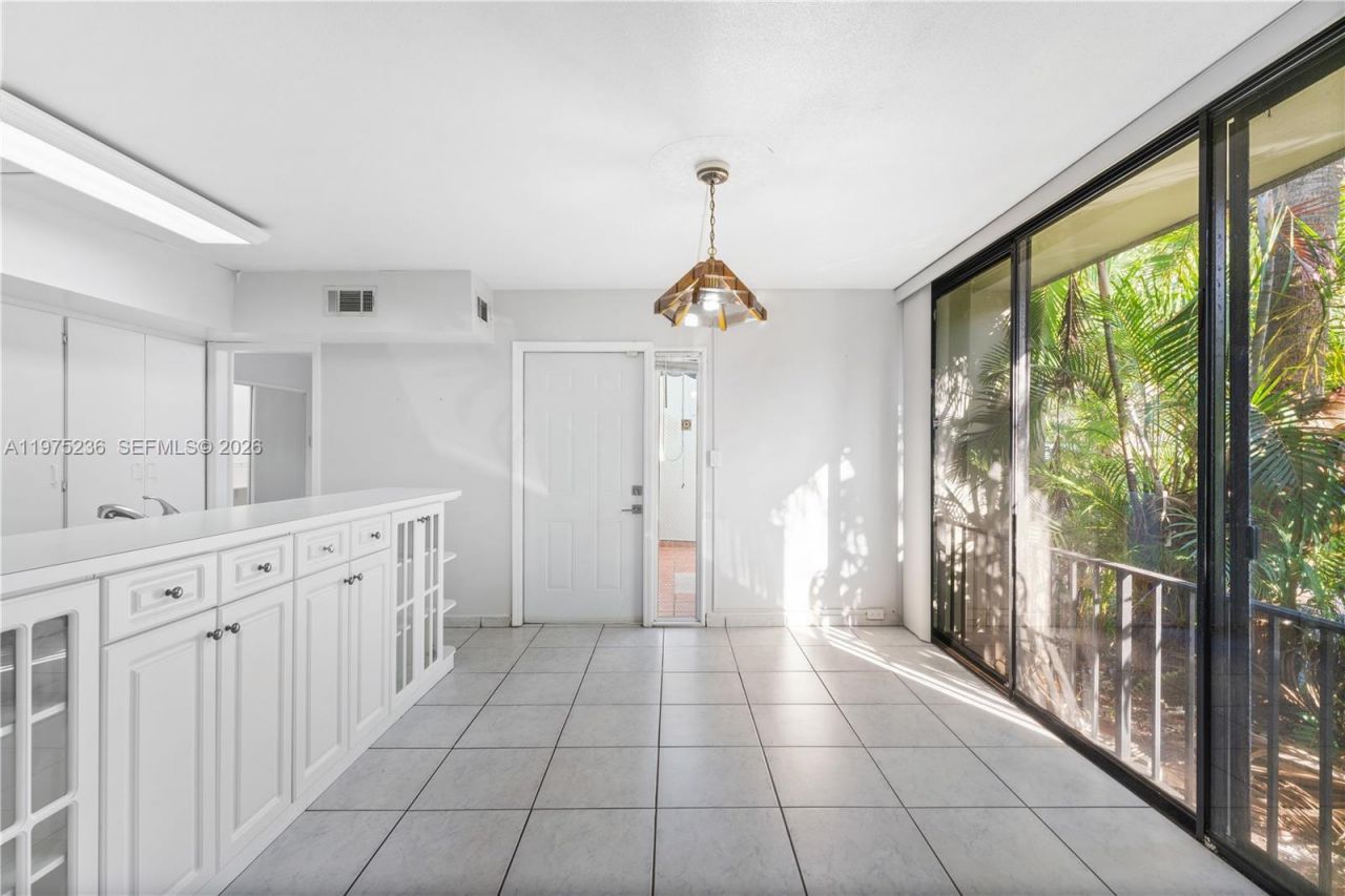 6436 E Miami Lakes Dr E , Unit 6436, Miami Lakes, FL 33014 Photo