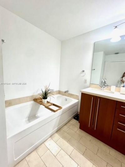 79 SW 12th St , Unit 2010, Miami, FL 33130 Photo