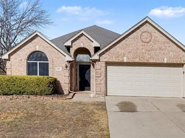 5321 Stillwater Drive, Fort Worth, TX 76137