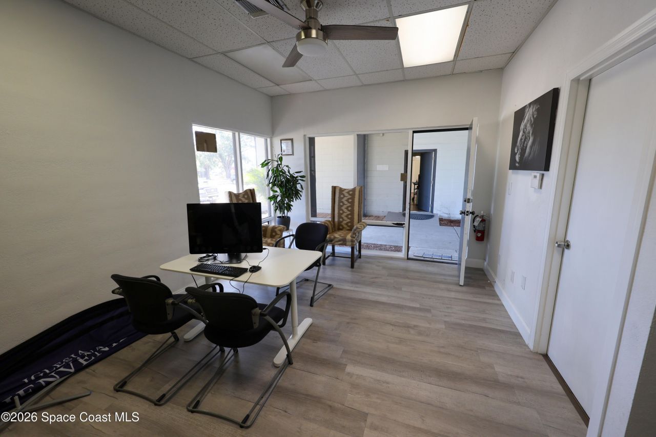 3005 S Tuttle Avenue , Sarasota, FL 34238 Photo