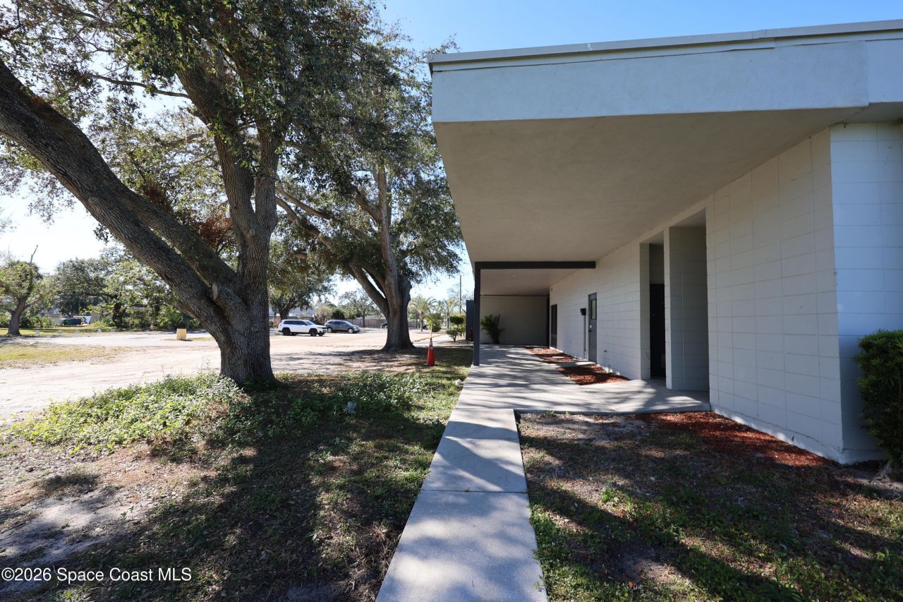 3005 S Tuttle Avenue , Sarasota, FL 34238 Photo