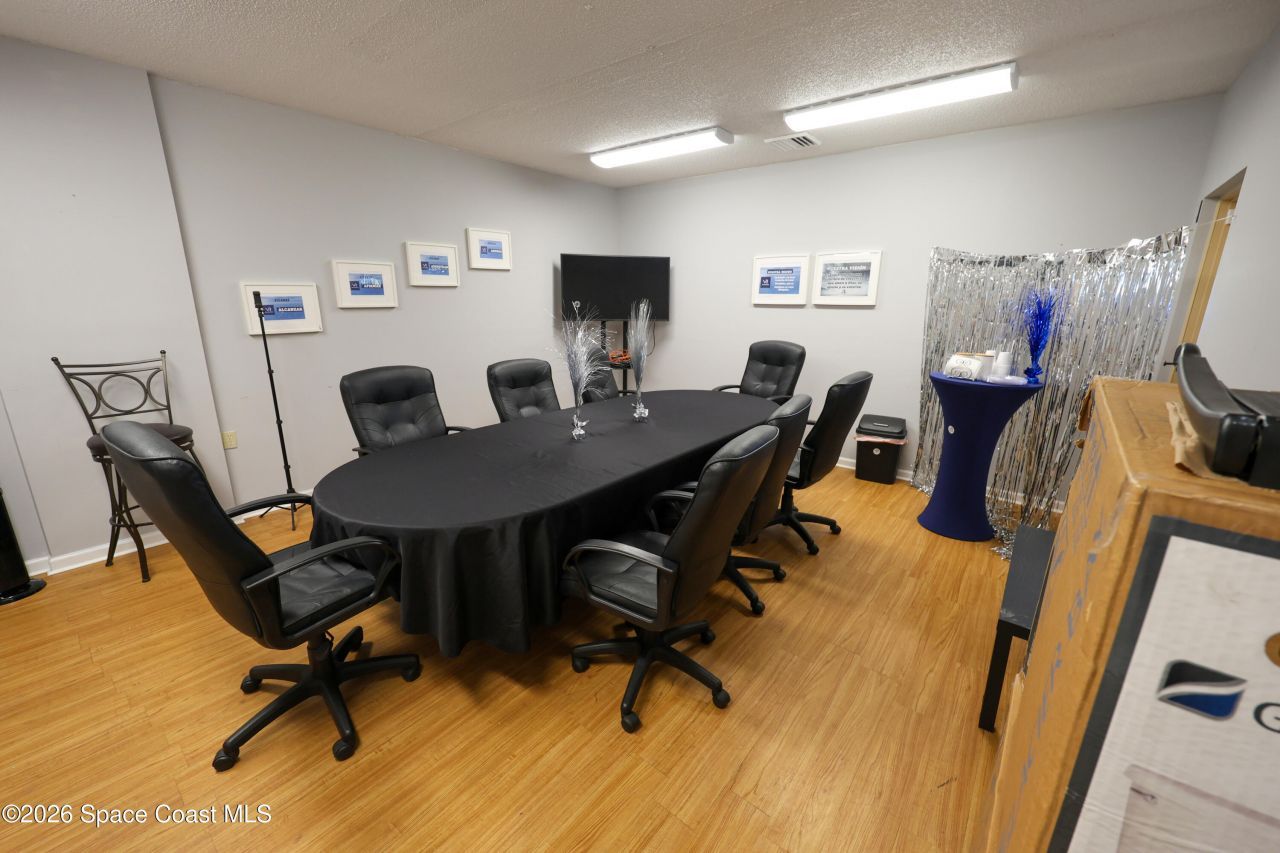 3005 S Tuttle Avenue , Sarasota, FL 34238 Photo